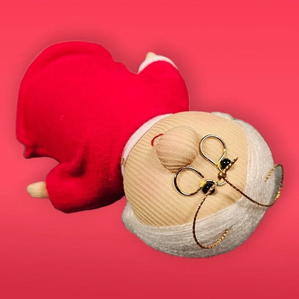 Vintage Avon Mrs. Claus Christmas‎ Ornament Soft Sculpture